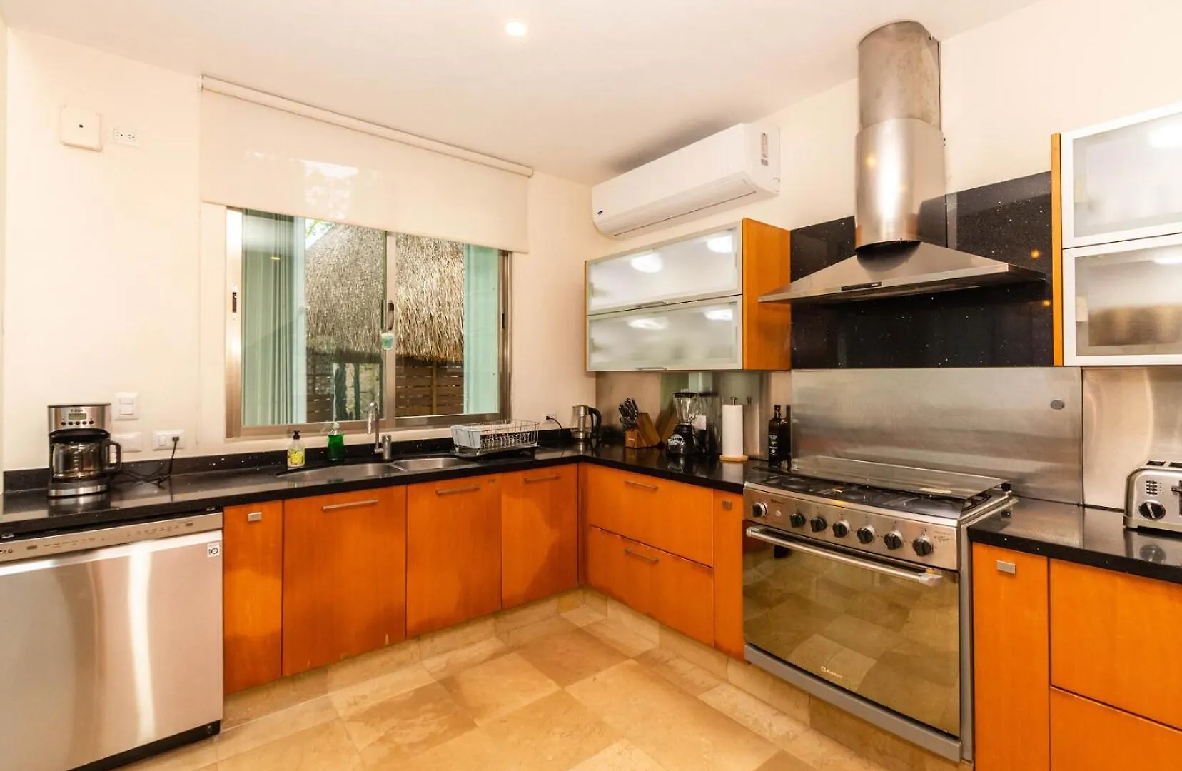 Luxury Spacious 5 Bedroom Villa Playa del Carmen