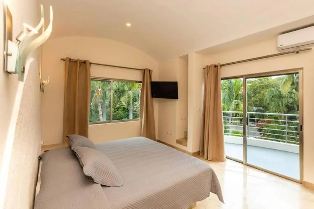 Luxury Spacious 5 Bedroom Villa Playa del Carmen